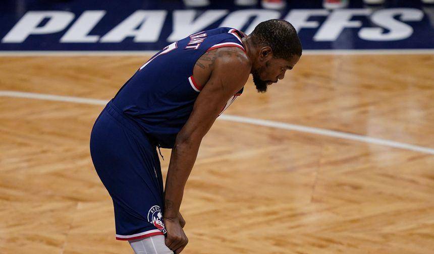 乐动体育官方网址曼联清晨更衣室发声，志在NBA季后赛名次提升，话题不断，细节决定成败的简单介绍